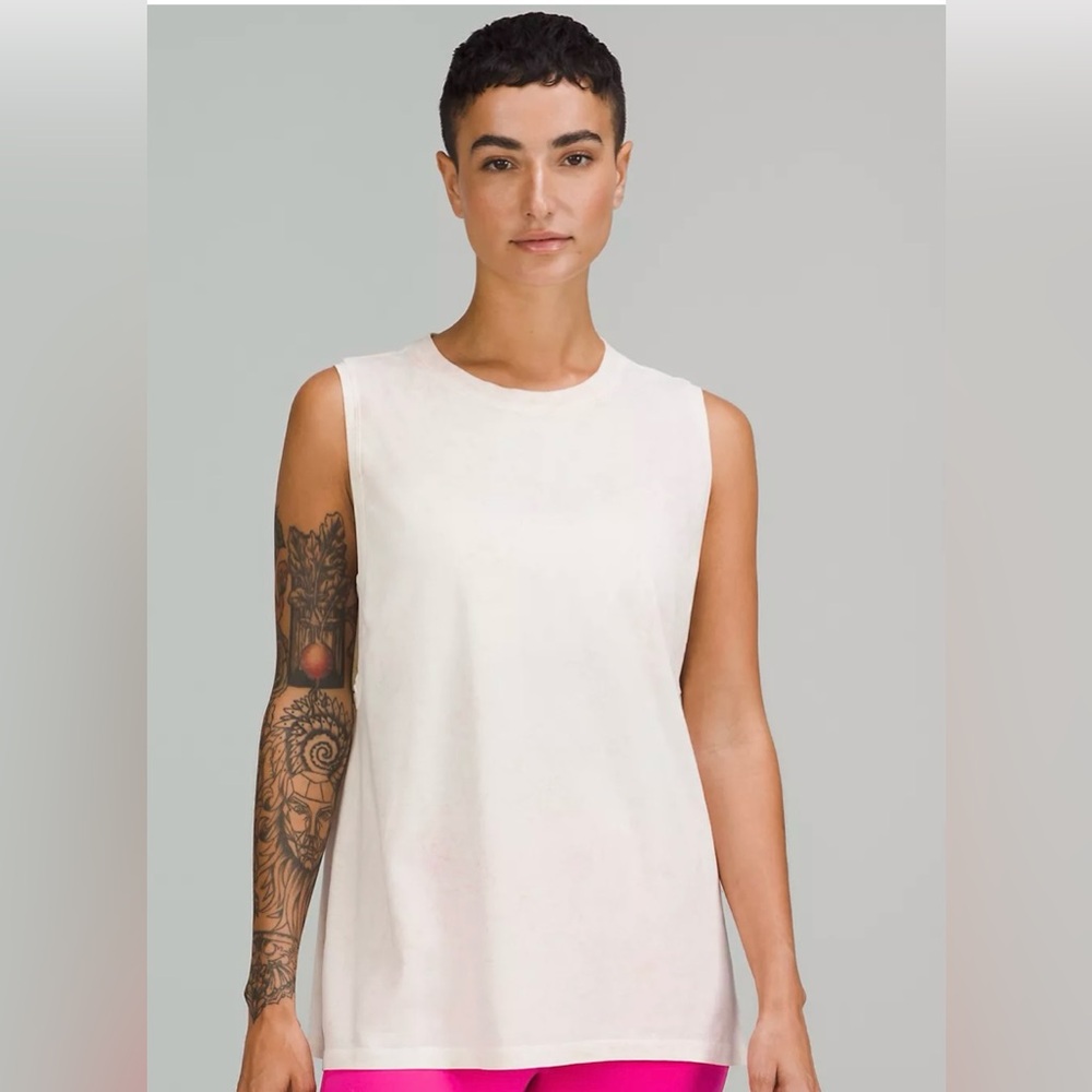 LULULEMON Women's Cream Sleeveless Top TANK SIZE 2